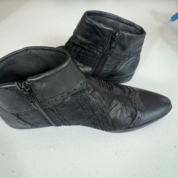 VagaBond Women's Boots Size US 10.5 EU 41 Leather Black Wingtip J Toe - Picture 6 of 15